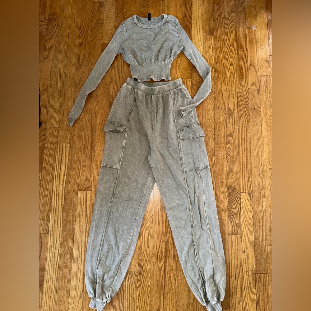 Women's Two-Piece Set
